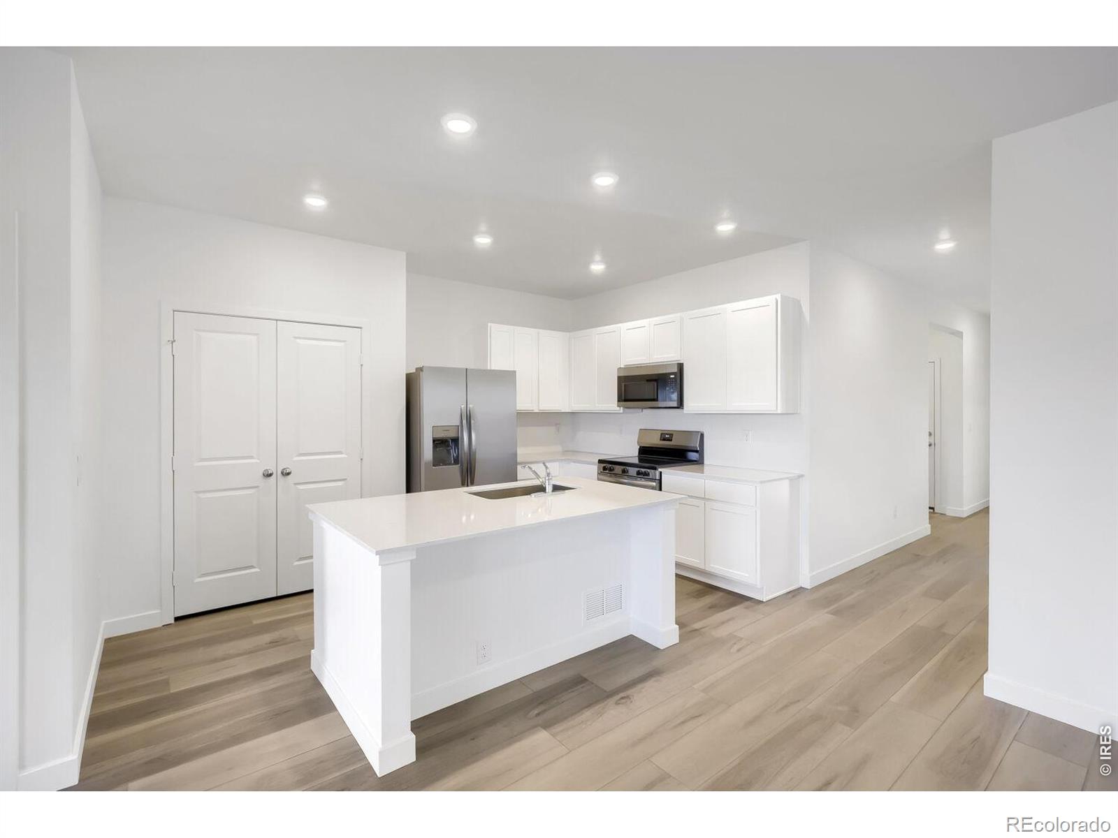 MLS Image #6 for 1756  howling drive,windsor, Colorado