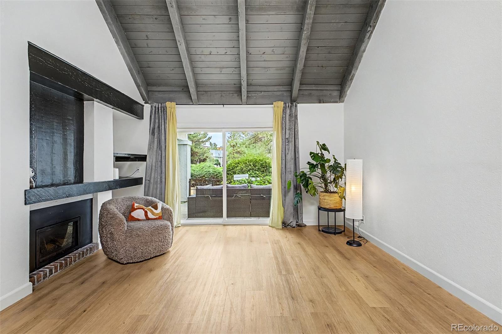 MLS Image #11 for 2770 s elmira street,denver, Colorado