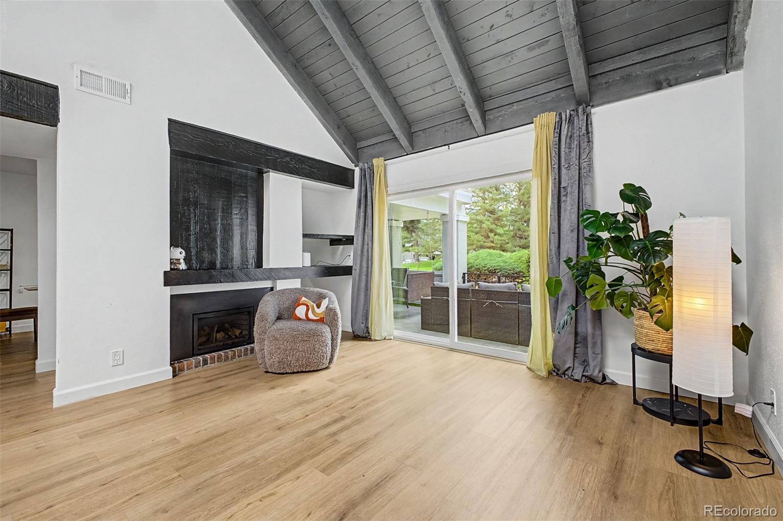 MLS Image #12 for 2770 s elmira street,denver, Colorado