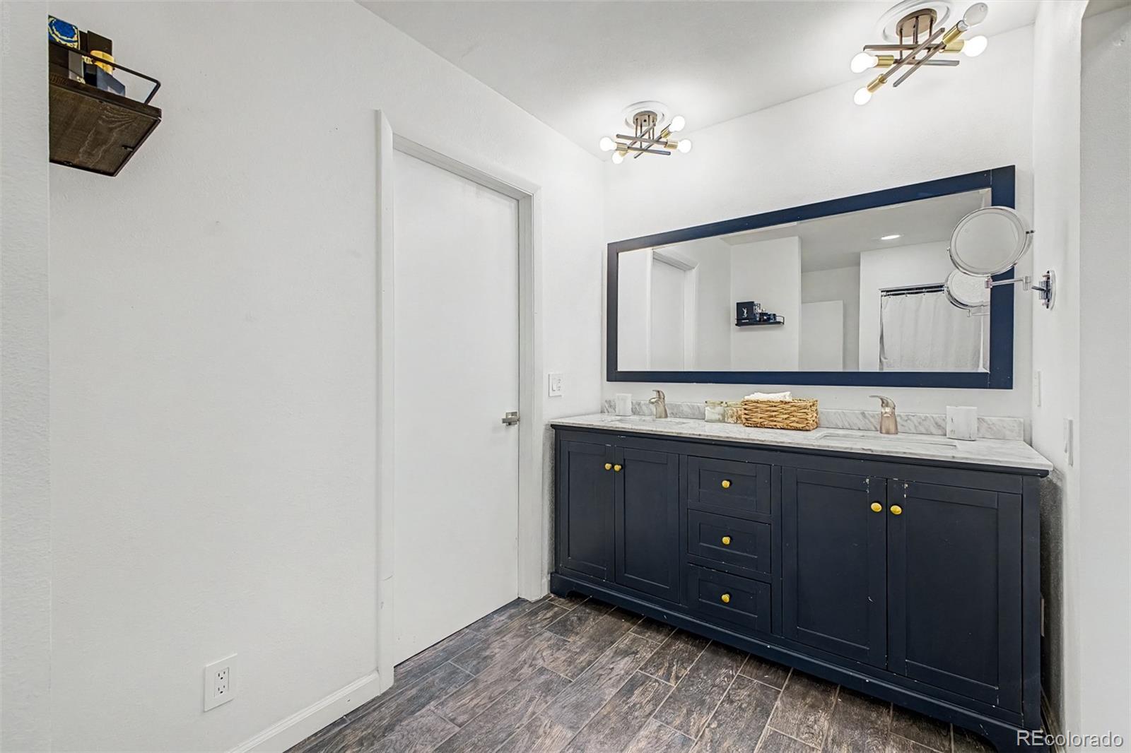 MLS Image #23 for 2770 s elmira street,denver, Colorado