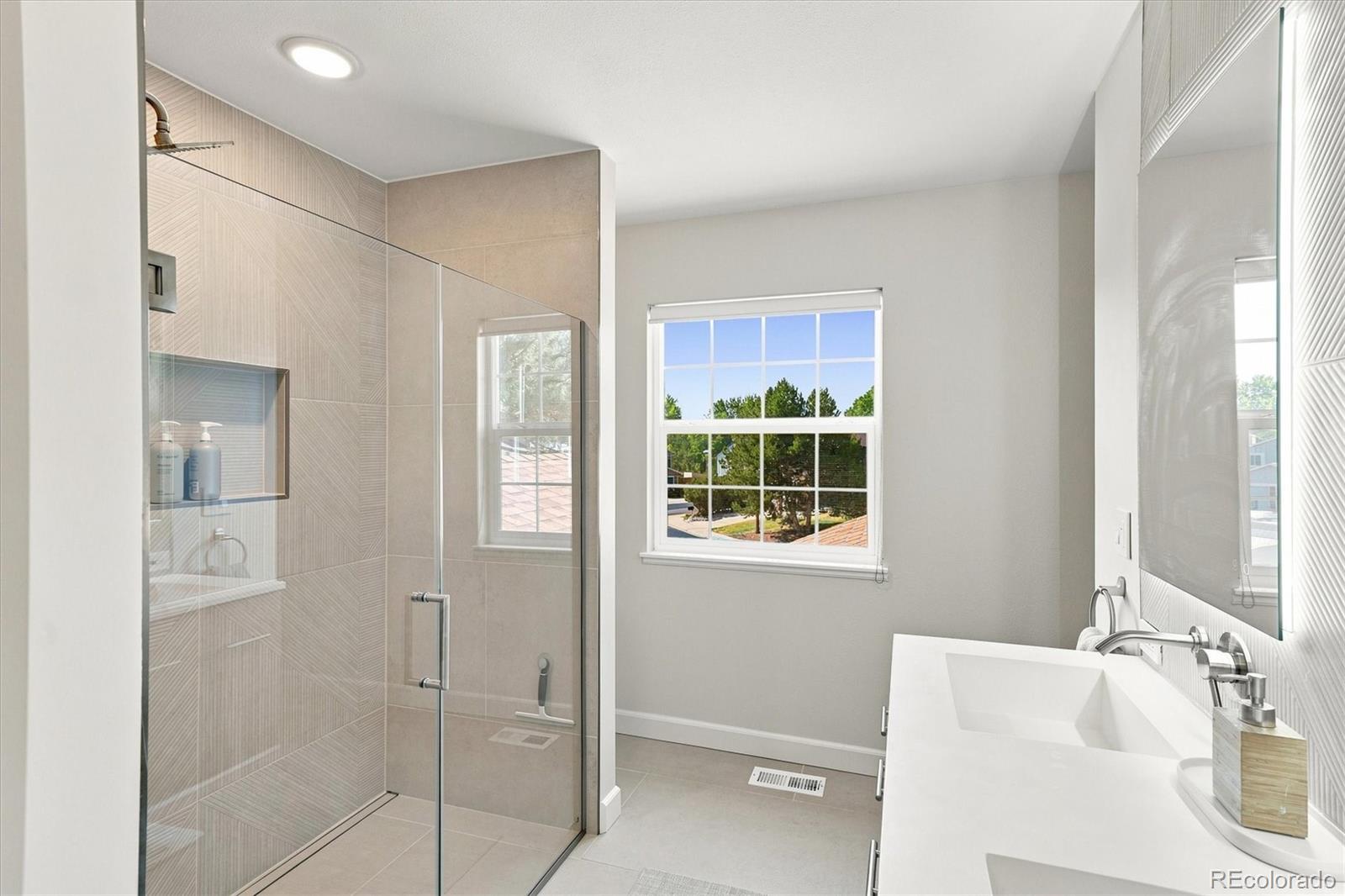 MLS Image #22 for 10919 e maplewood drive,englewood, Colorado