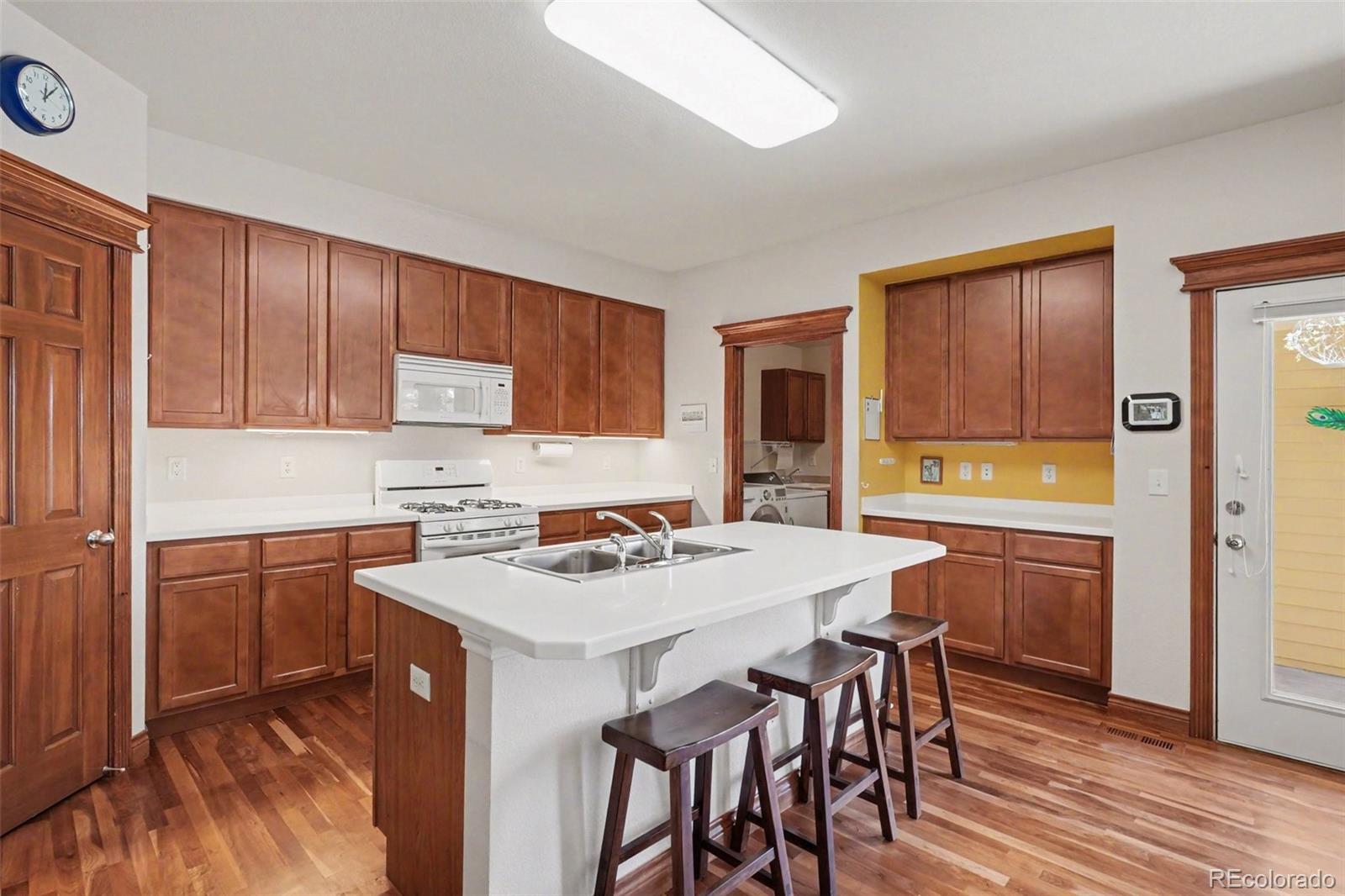 MLS Image #8 for 2304 n yosemite street,denver, Colorado