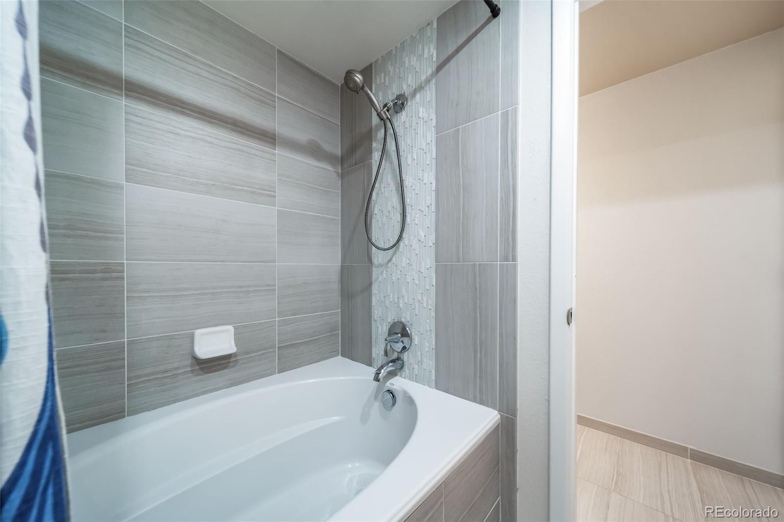 MLS Image #18 for 2874 w long drive,littleton, Colorado