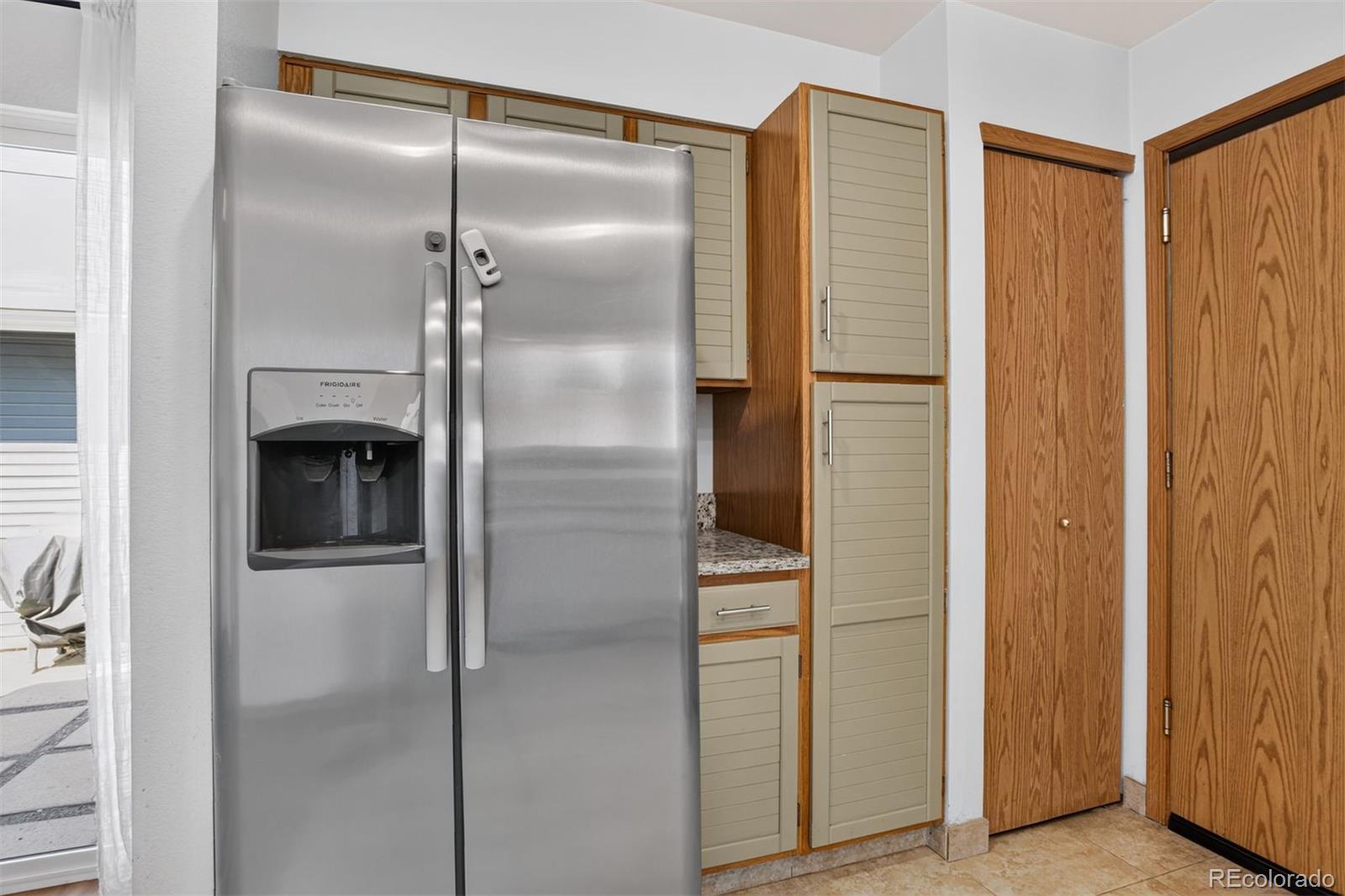 MLS Image #11 for 12816 e wyoming circle,aurora, Colorado