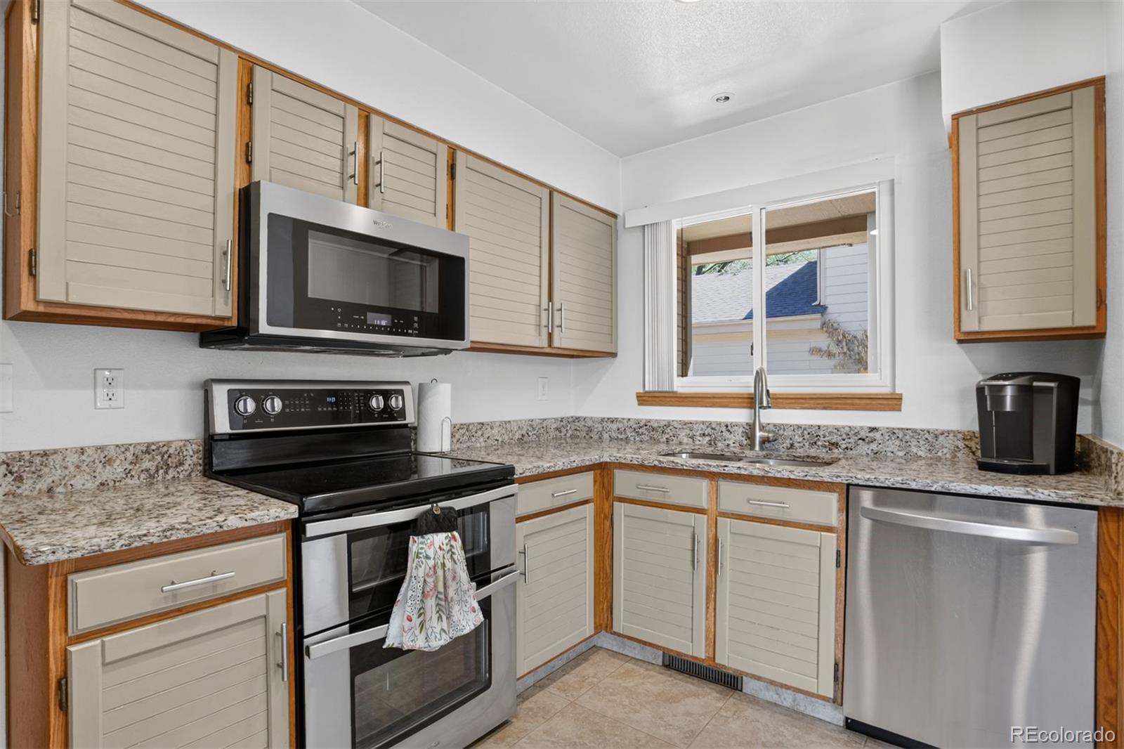 MLS Image #9 for 12816 e wyoming circle,aurora, Colorado