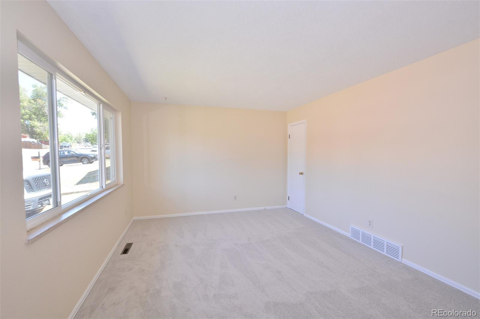 MLS Image #2 for 2111  kodiak drive,colorado springs, Colorado