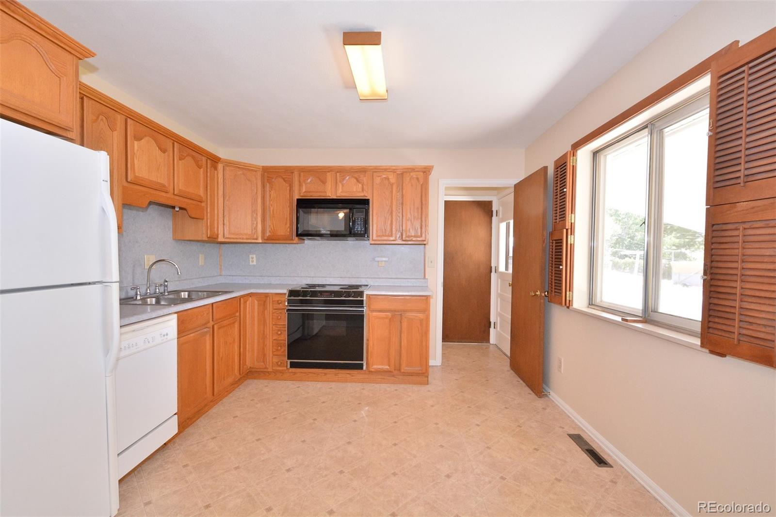 MLS Image #3 for 2111  kodiak drive,colorado springs, Colorado