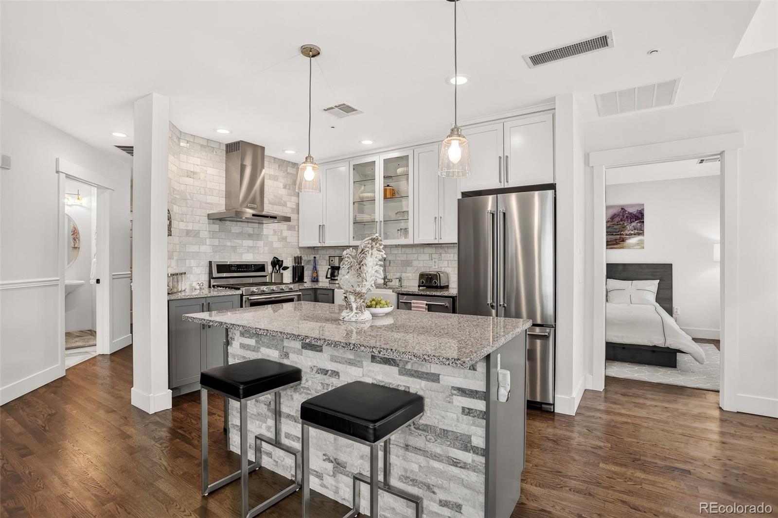 MLS Image #12 for 1827 n grant street,denver, Colorado