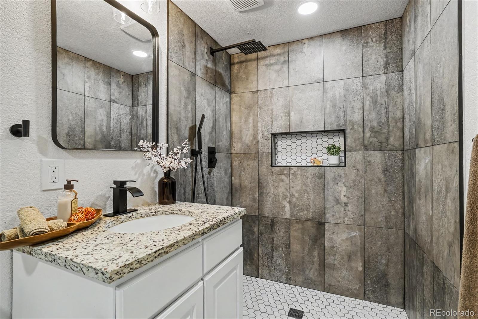 MLS Image #18 for 1414  linden street,longmont, Colorado