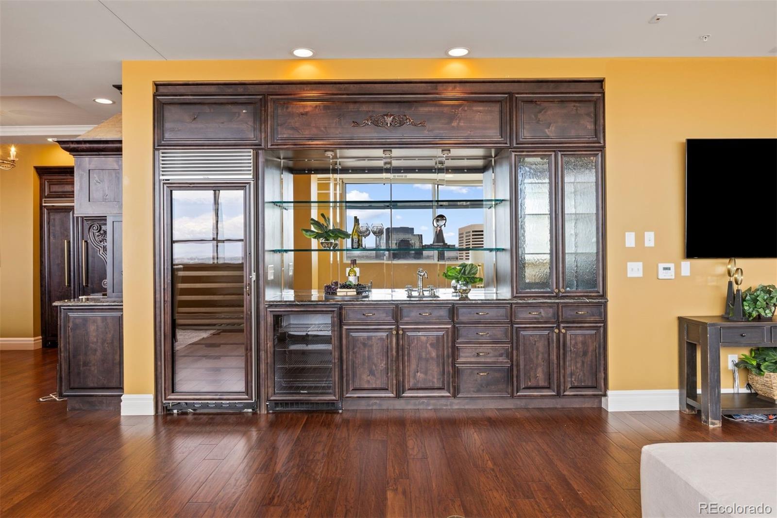 MLS Image #19 for 2001  lincoln street 2820,denver, Colorado