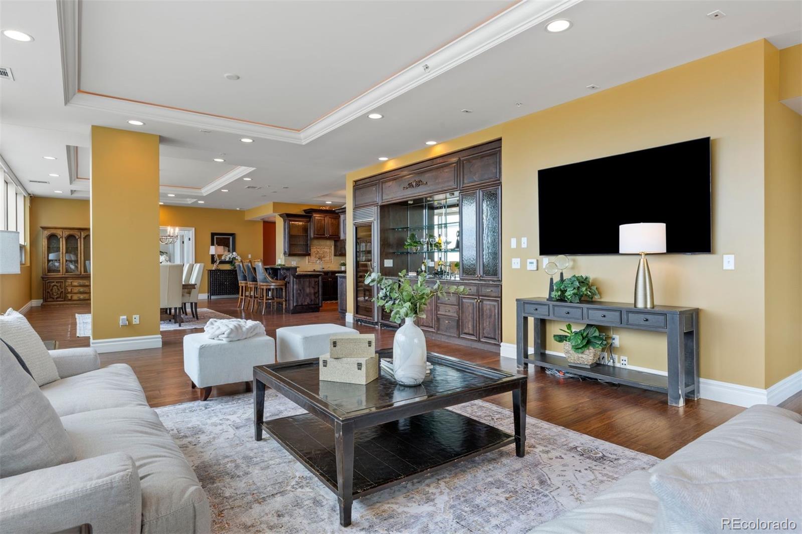 MLS Image #21 for 2001  lincoln street 2820,denver, Colorado