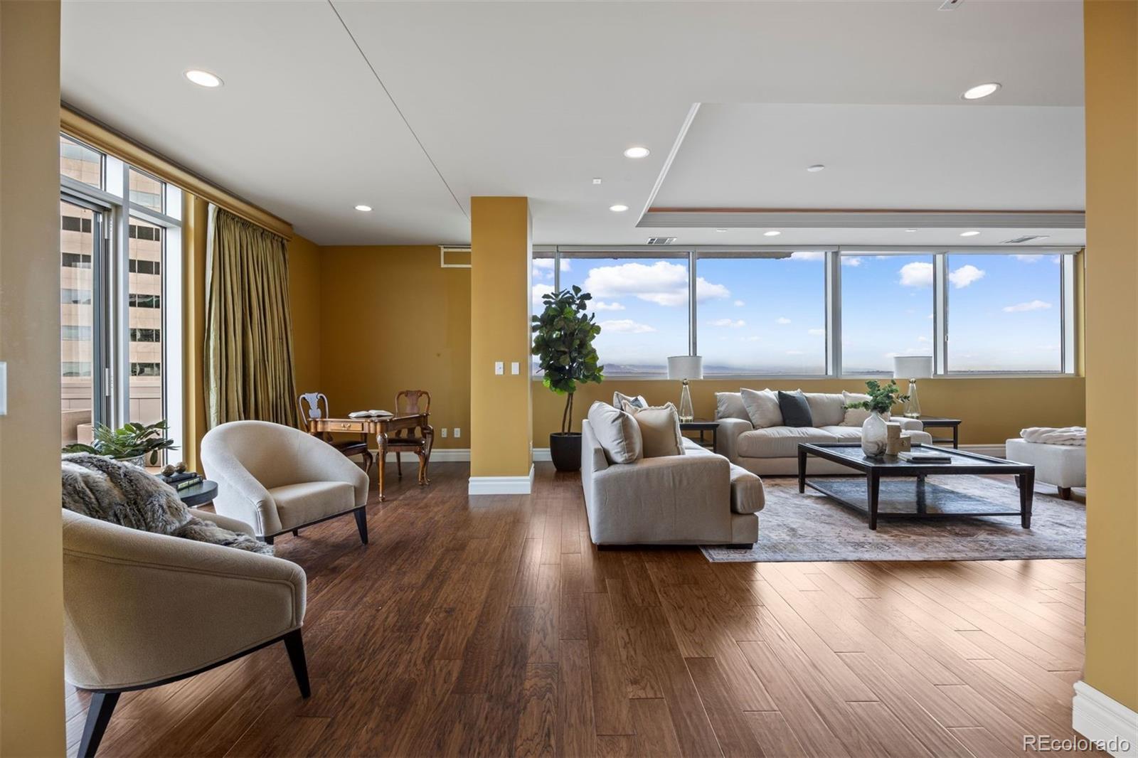 MLS Image #22 for 2001  lincoln street 2820,denver, Colorado
