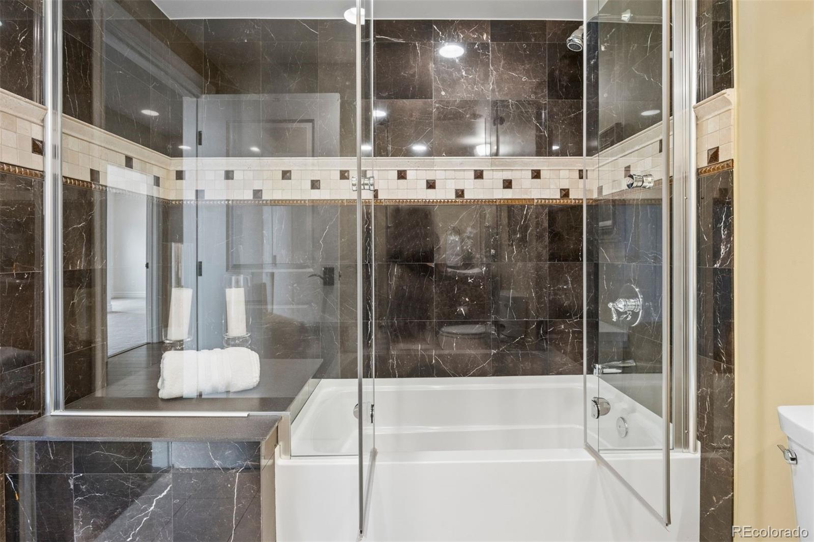 MLS Image #24 for 2001  lincoln street 2820,denver, Colorado