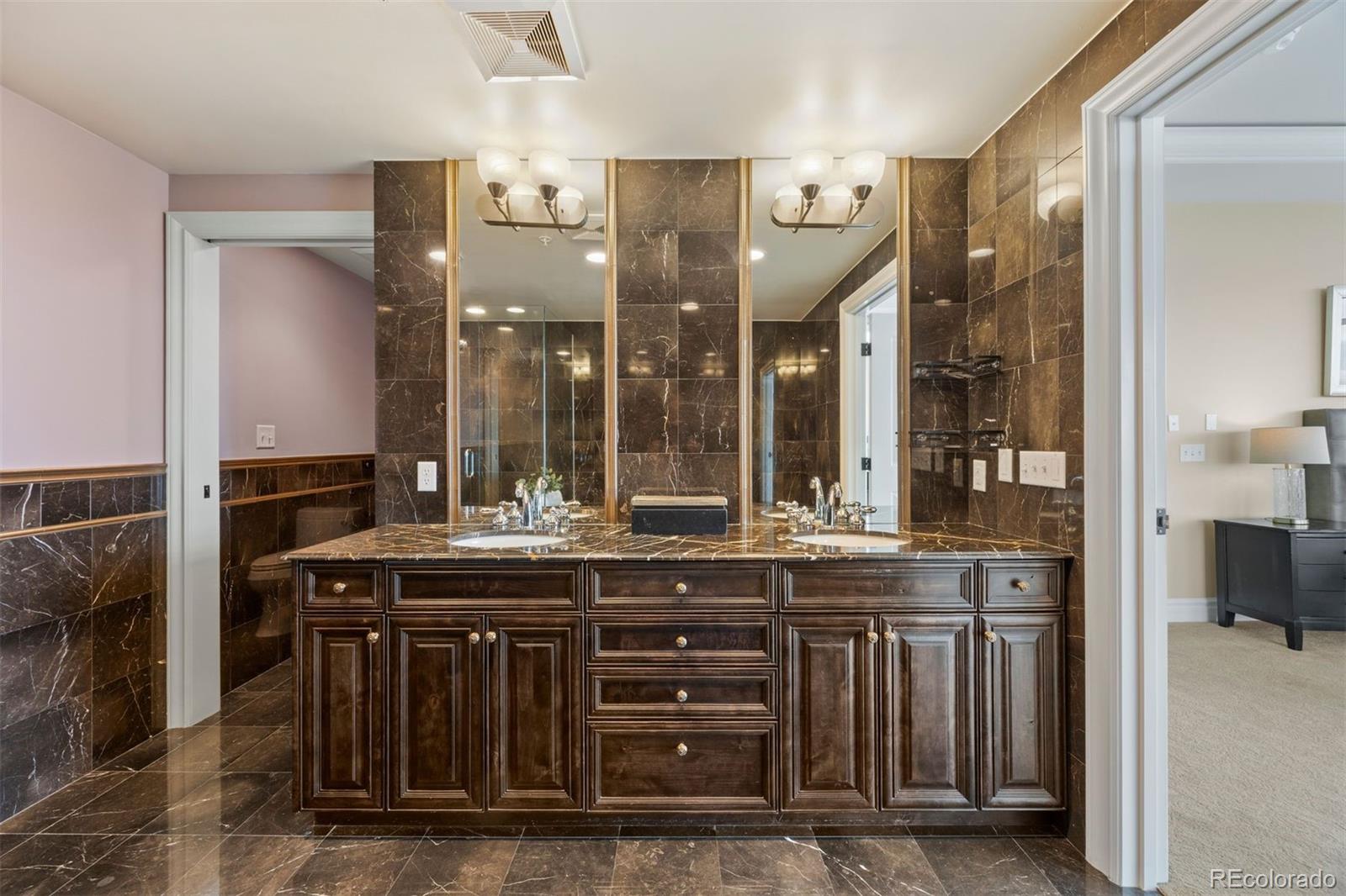 MLS Image #31 for 2001  lincoln street 2820,denver, Colorado
