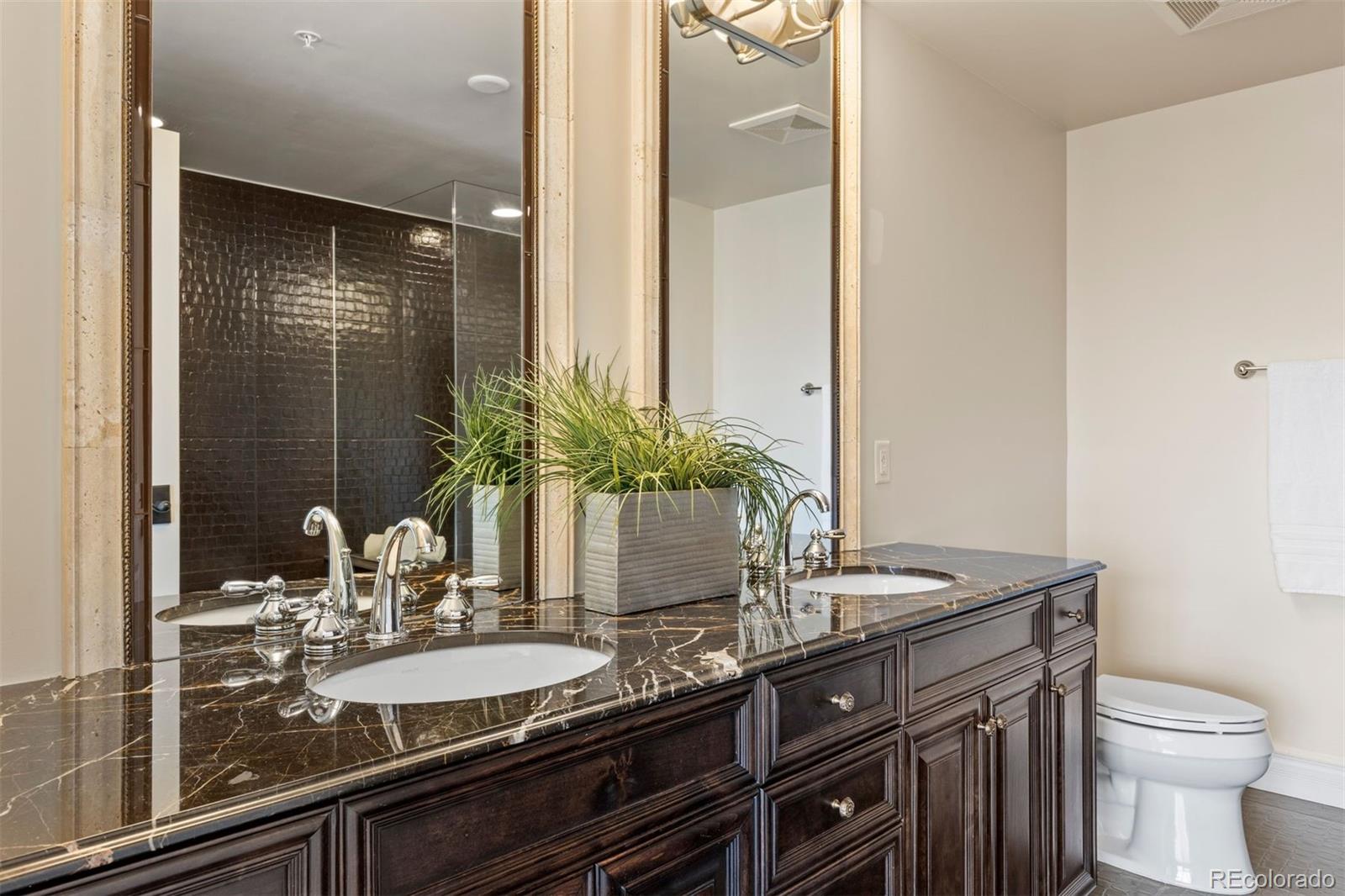 MLS Image #37 for 2001  lincoln street 2820,denver, Colorado