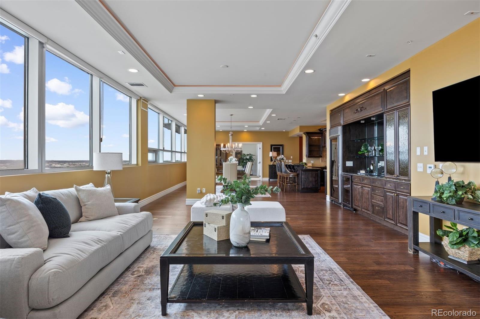 MLS Image #5 for 2001  lincoln street 2820,denver, Colorado