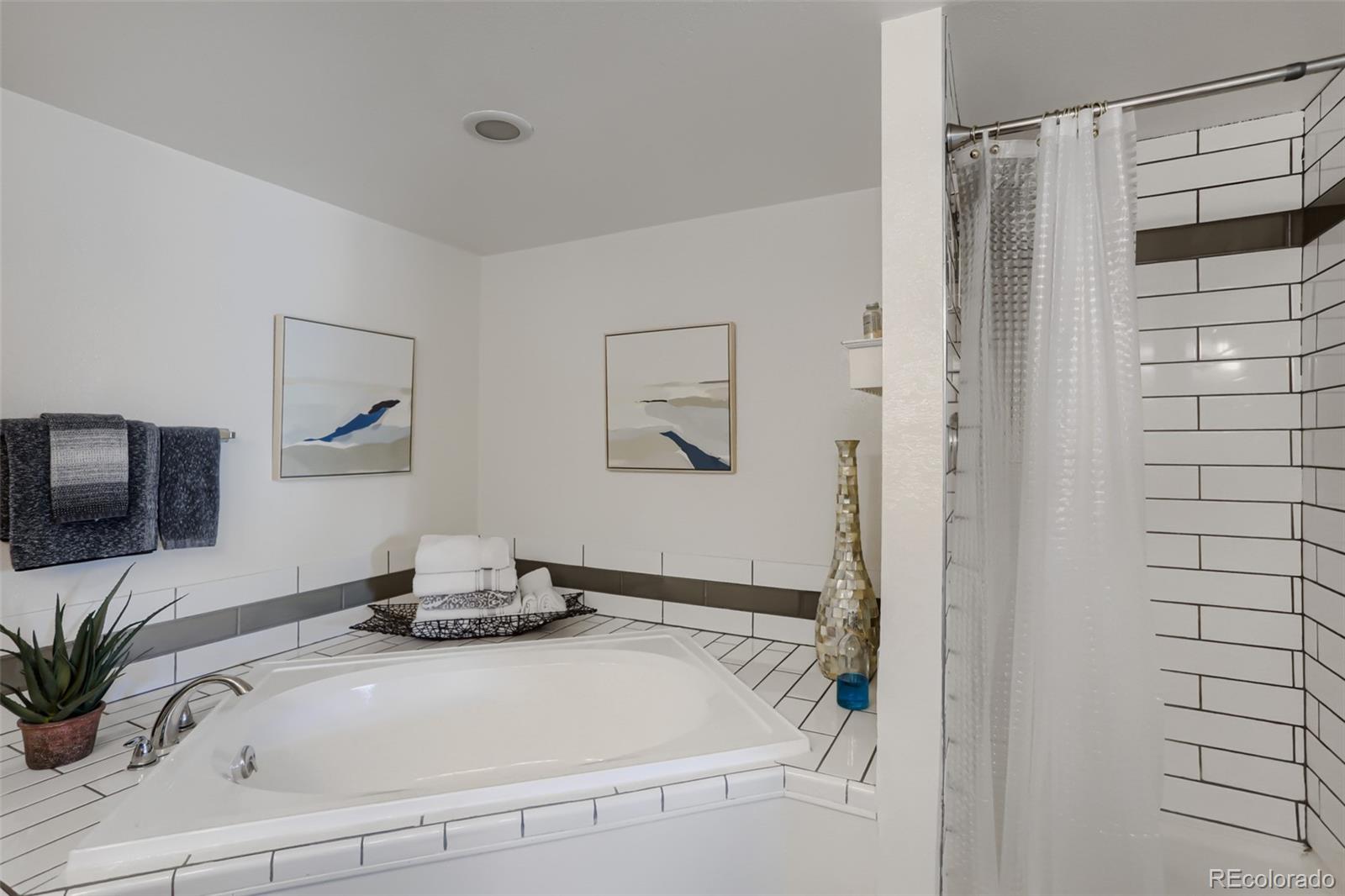 MLS Image #16 for 12093 w cross drive,littleton, Colorado