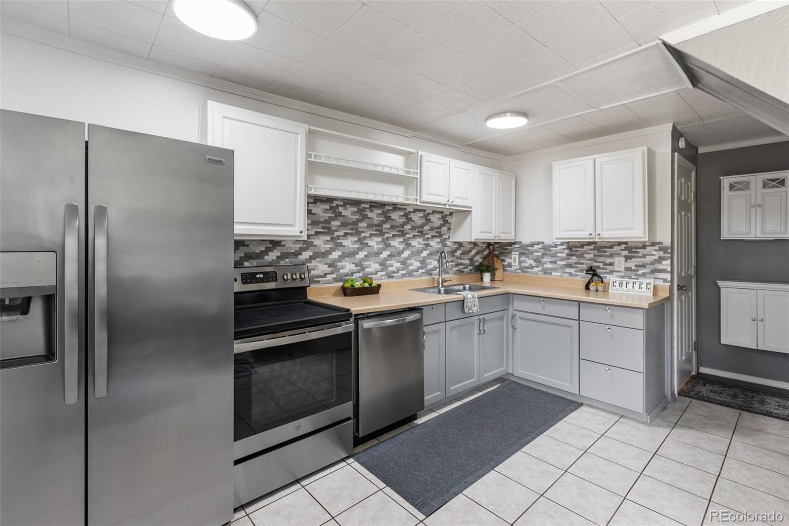 MLS Image #10 for 301  circle drive,florissant, Colorado