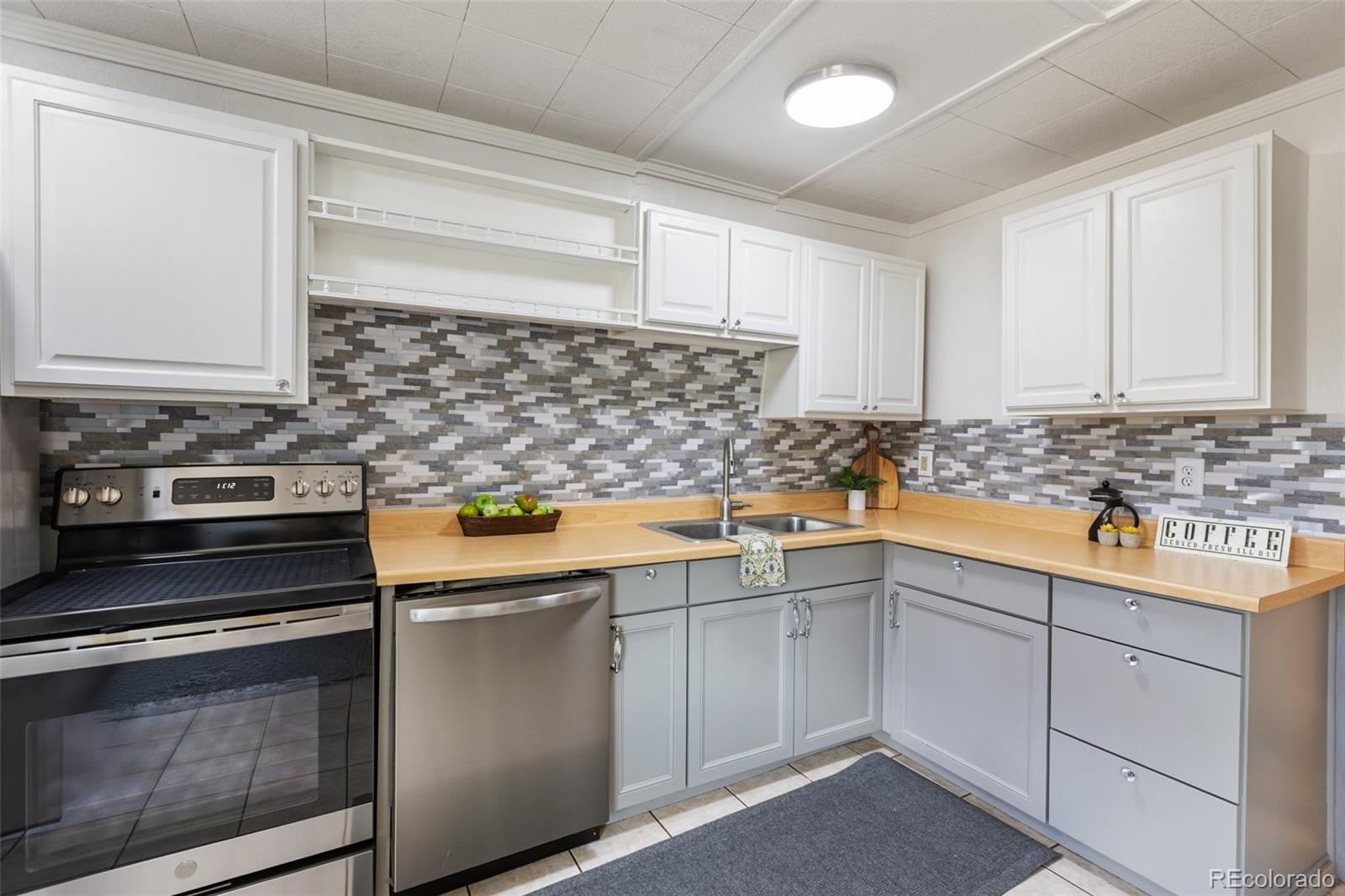 MLS Image #11 for 301  circle drive,florissant, Colorado
