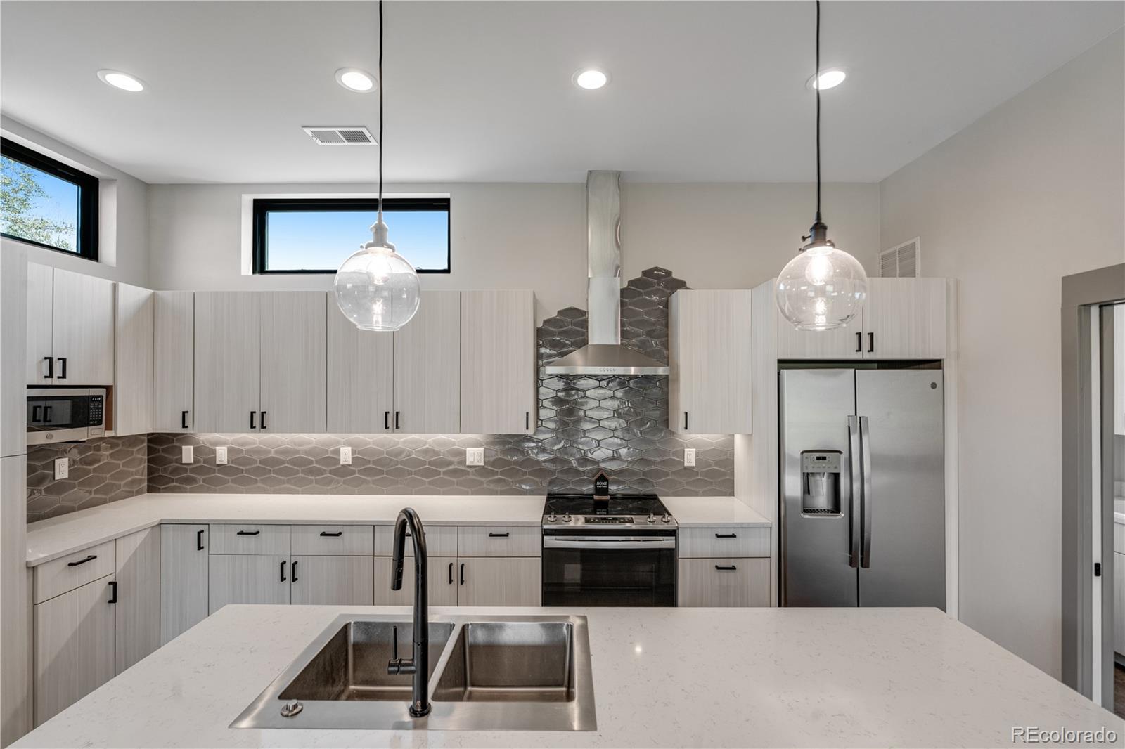 MLS Image #11 for 2260  glenn street,colorado springs, Colorado
