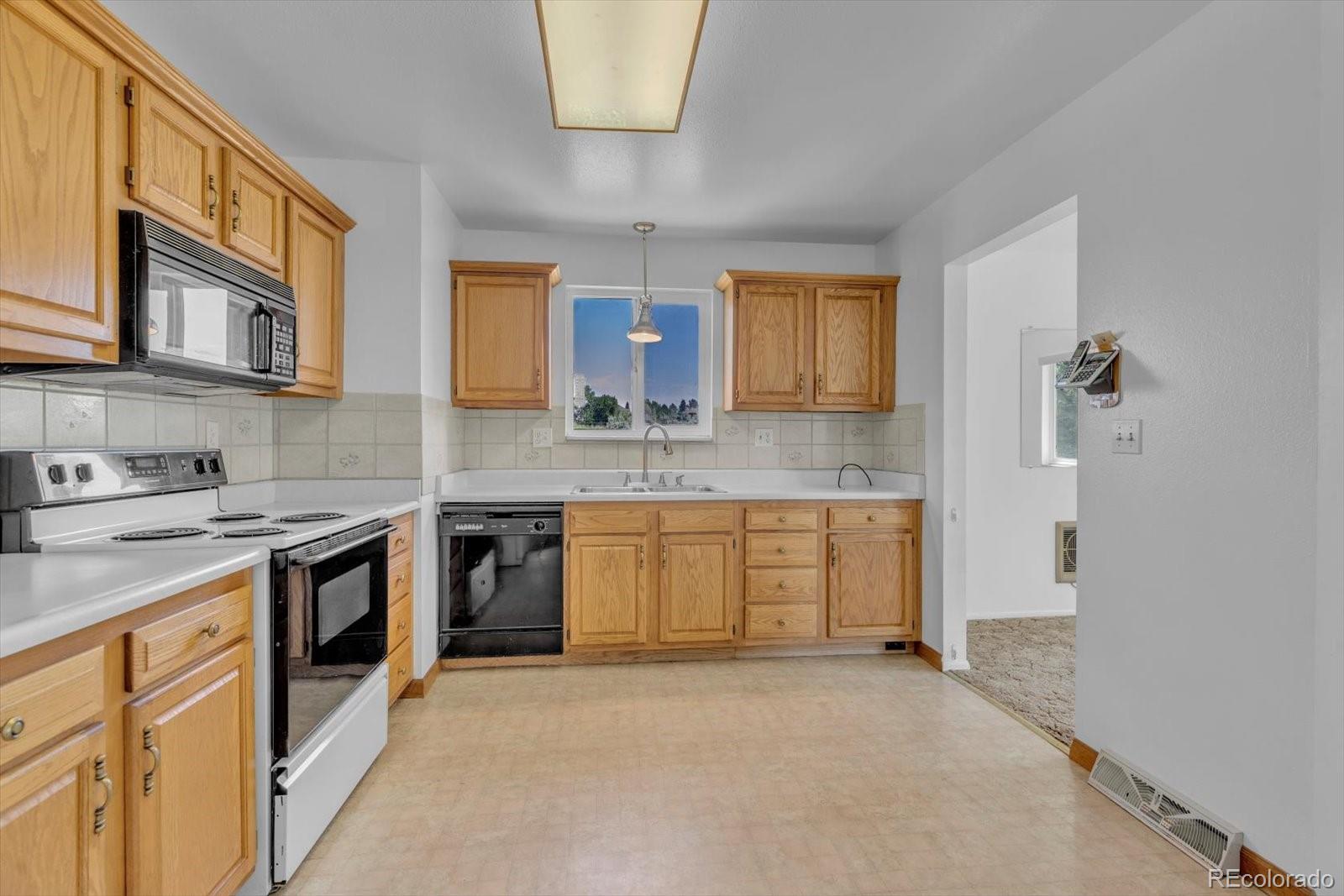 MLS Image #5 for 16041 w 74th avenue,arvada, Colorado