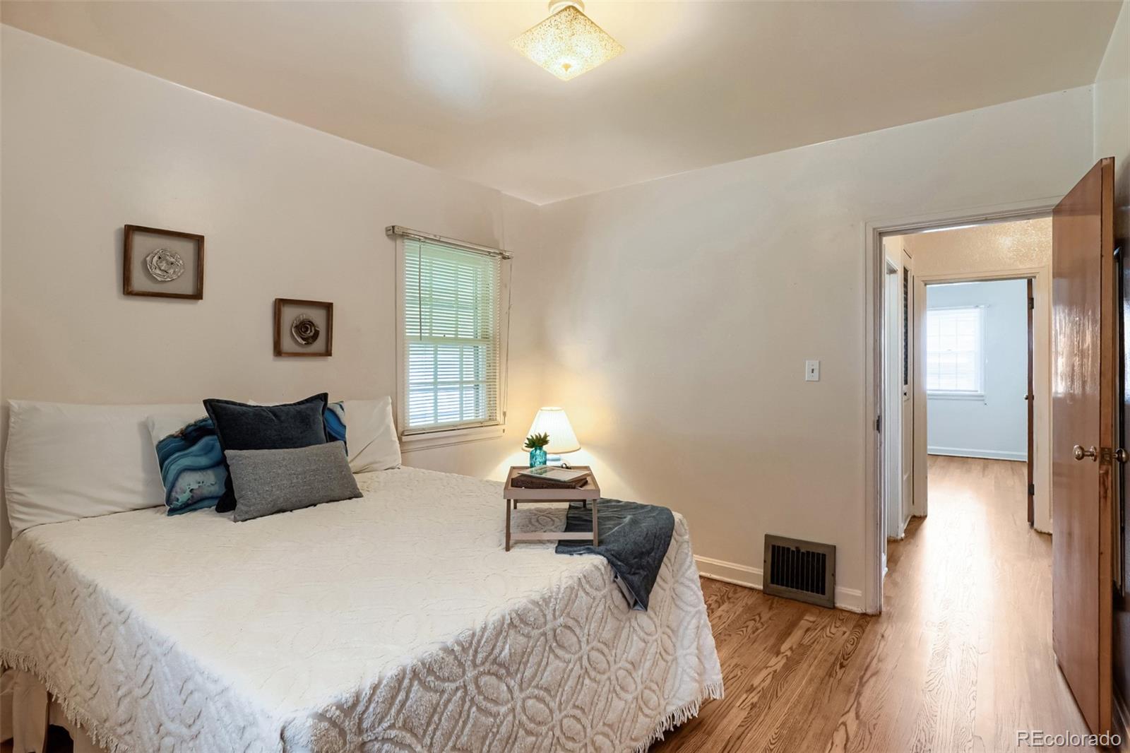 MLS Image #11 for 3990 s logan street,englewood, Colorado