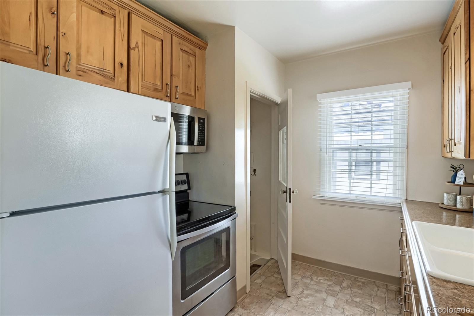 MLS Image #6 for 3990 s logan street,englewood, Colorado