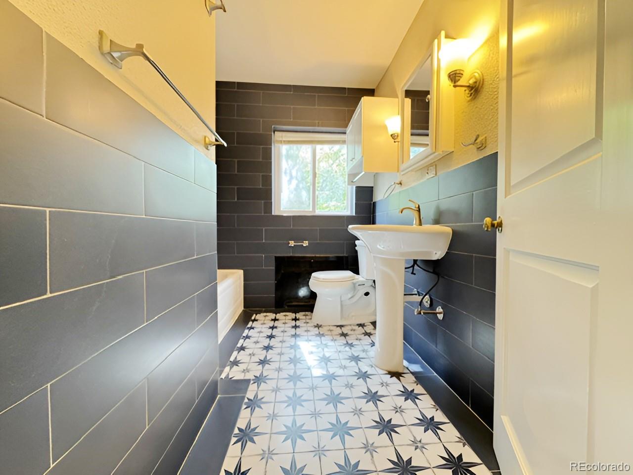 MLS Image #14 for 3905 e 2nd avenue,denver, Colorado