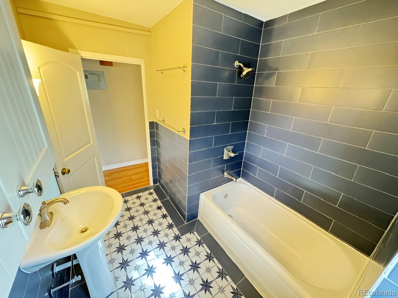 MLS Image #15 for 3905 e 2nd avenue,denver, Colorado