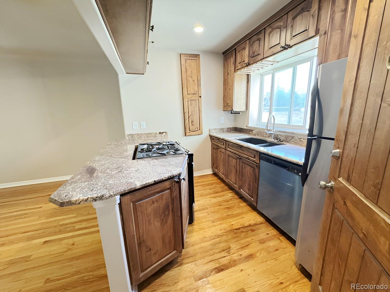 MLS Image #18 for 3905 e 2nd avenue,denver, Colorado