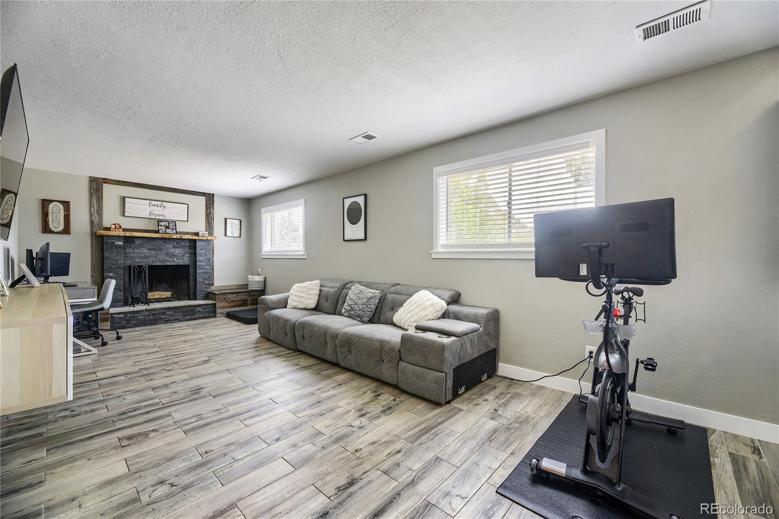 MLS Image #11 for 3036 s biscay street,aurora, Colorado