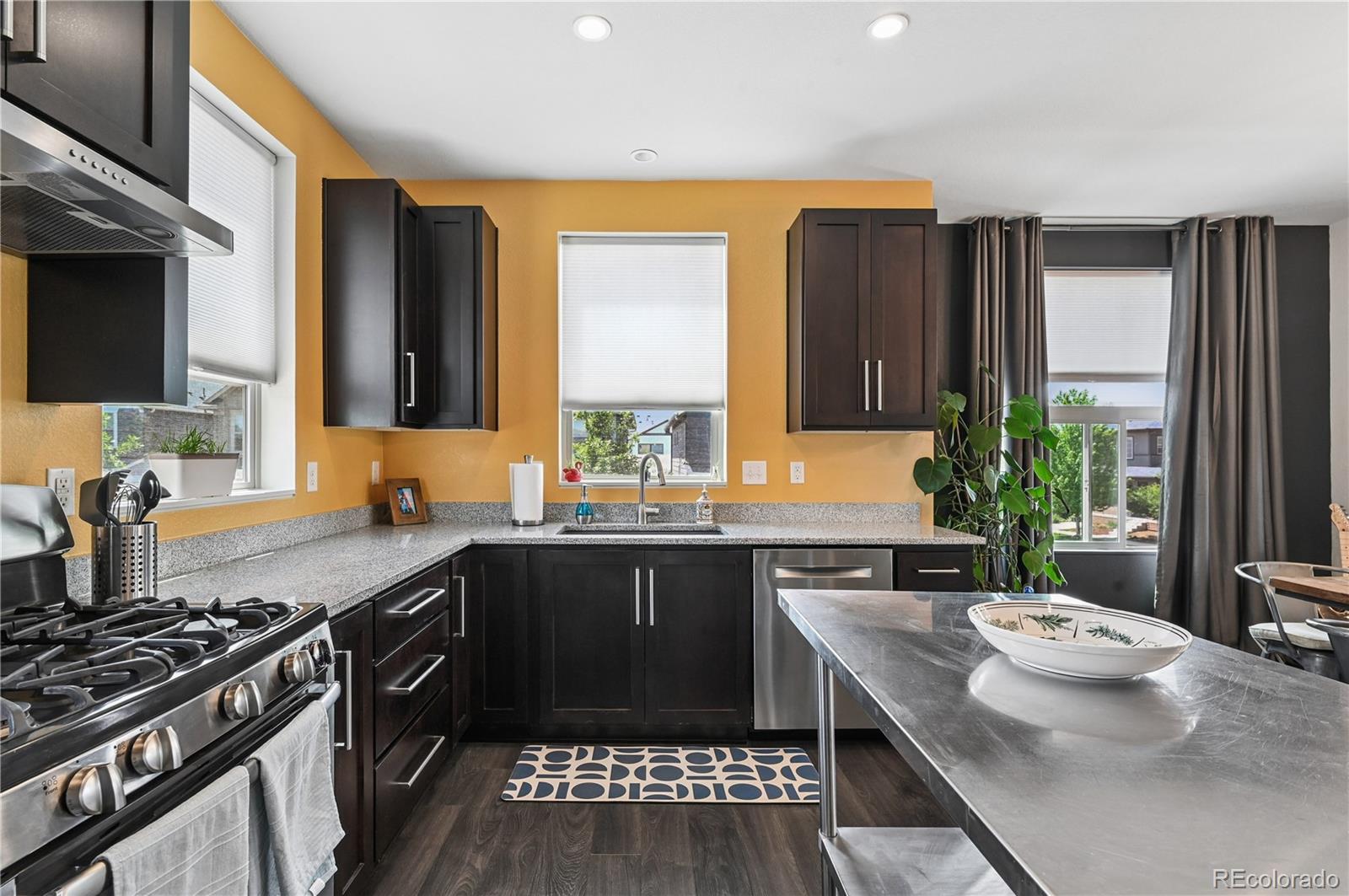 MLS Image #7 for 9002 e 50th drive,denver, Colorado