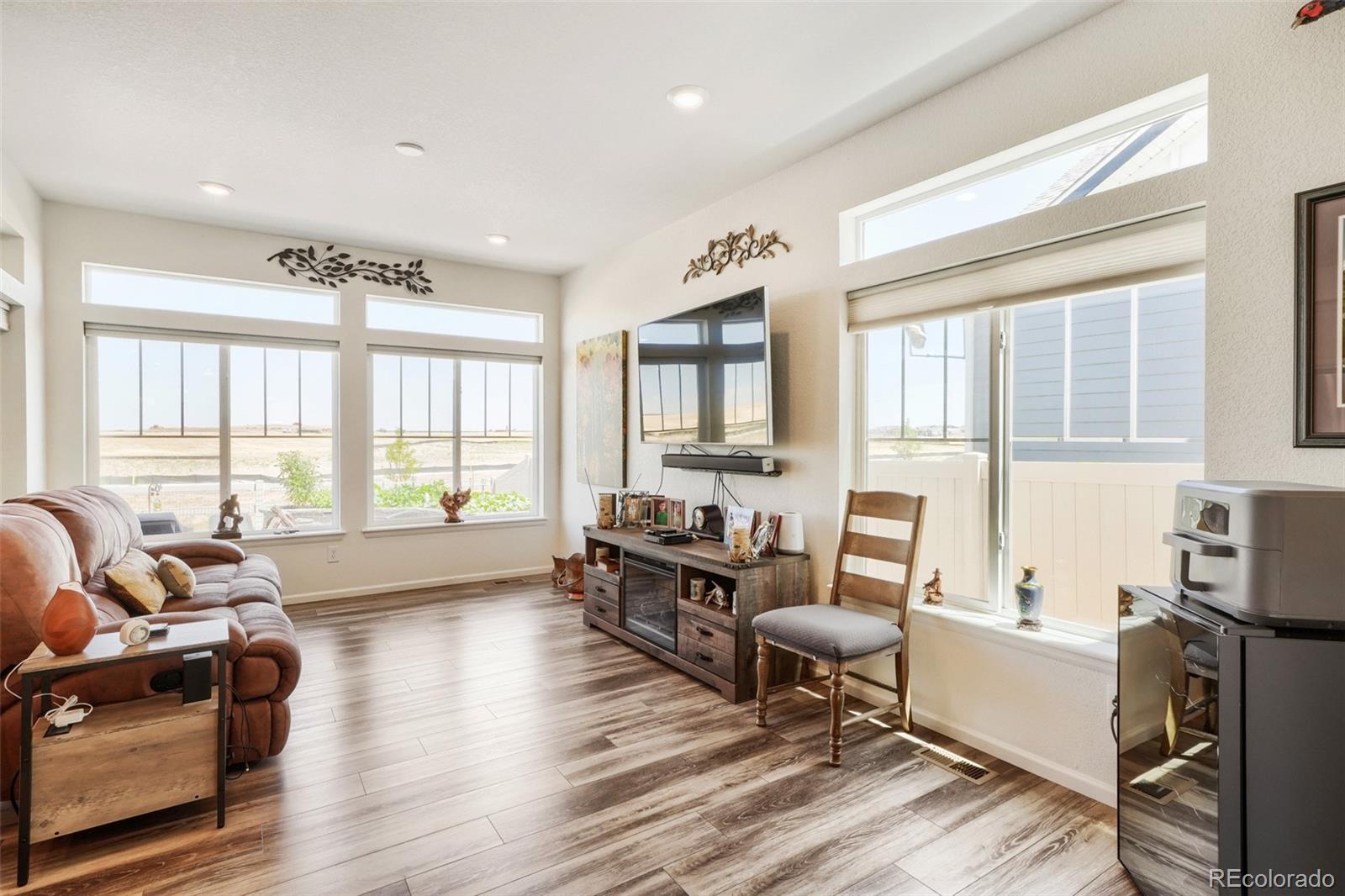 MLS Image #3 for 5066 n quemoy court,aurora, Colorado
