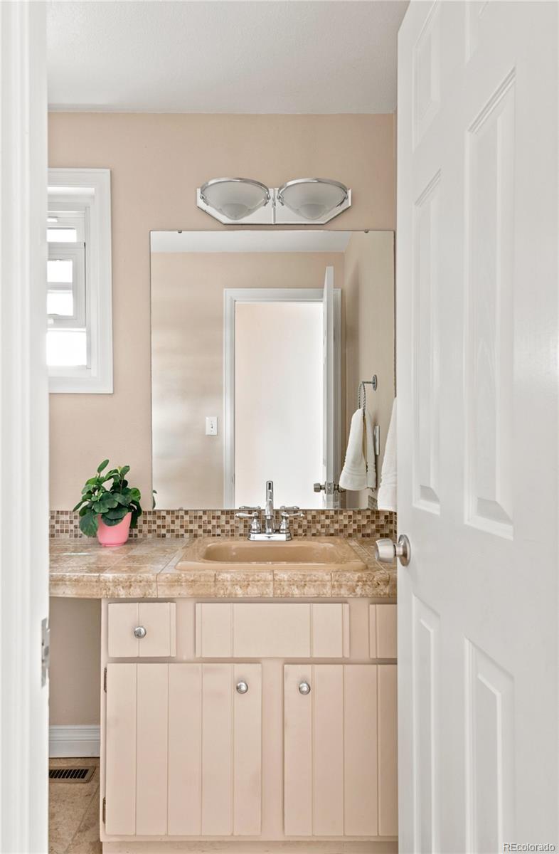 MLS Image #17 for 2223  harvard court,longmont, Colorado