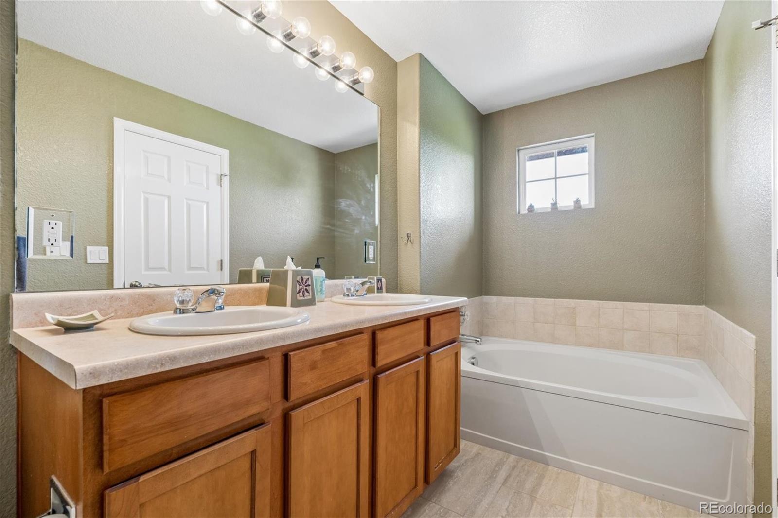 MLS Image #26 for 642 s norfolk way,aurora, Colorado