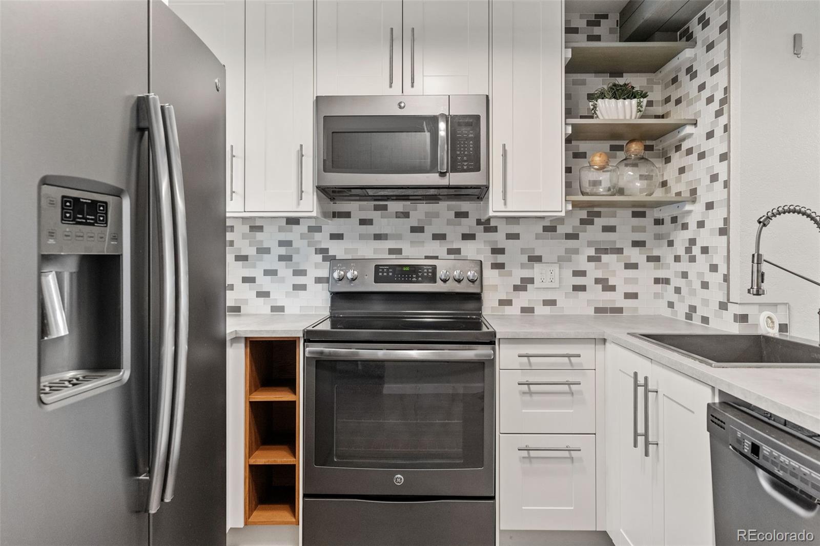 MLS Image #10 for 6712 s independence street,littleton, Colorado