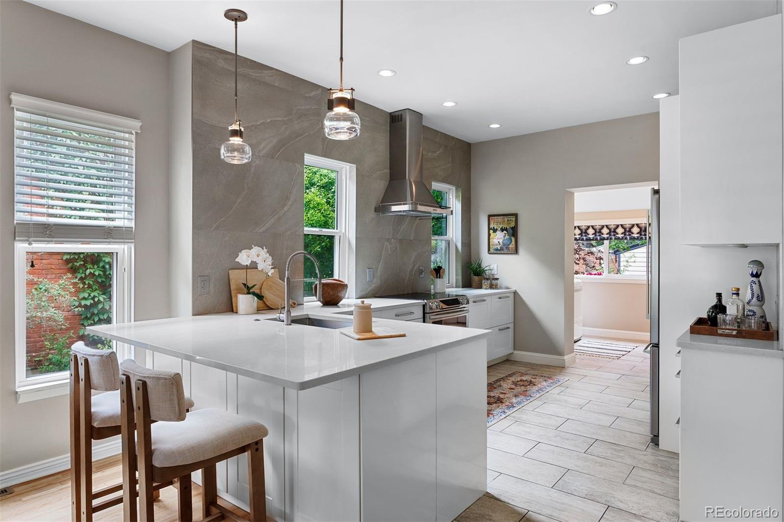 MLS Image #4 for 221 s ogden street,denver, Colorado