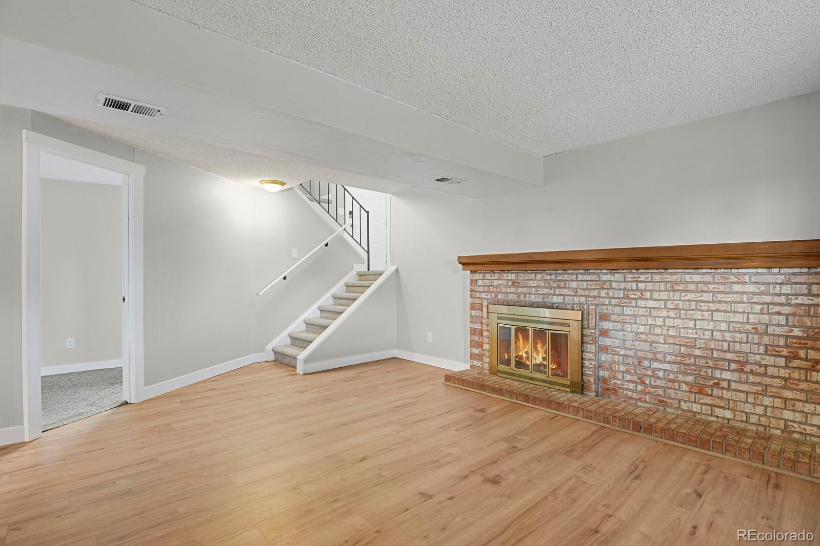 MLS Image #18 for 10934  birch drive,denver, Colorado