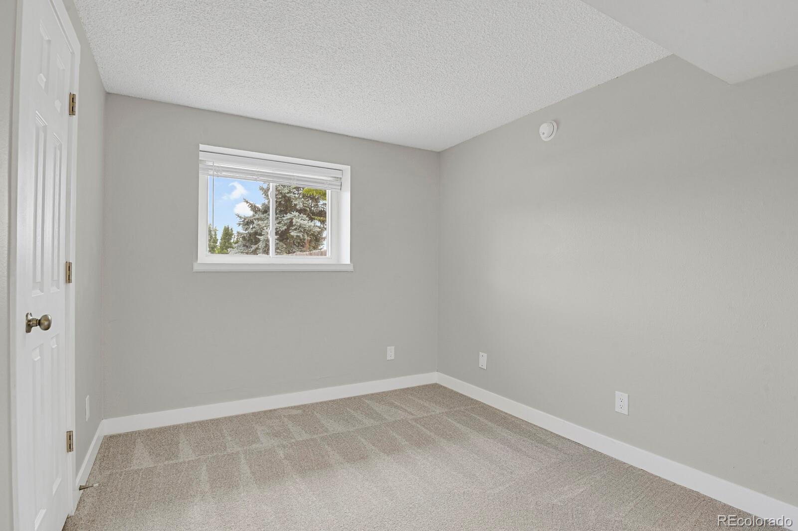 MLS Image #22 for 10934  birch drive,denver, Colorado
