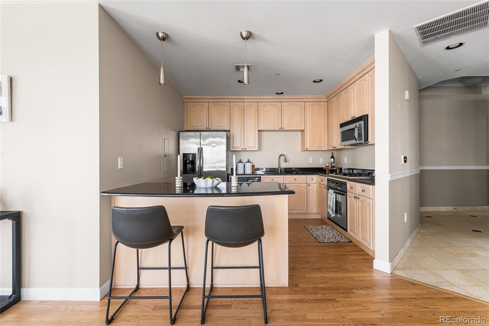 MLS Image #10 for 1827 n grant street,denver, Colorado