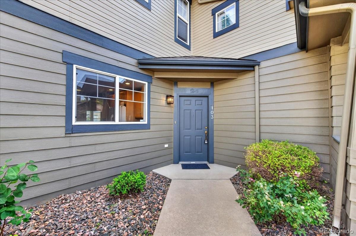MLS Image #2 for 2122 s fulton circle,aurora, Colorado