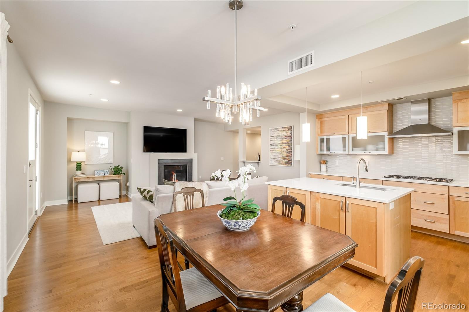 MLS Image #11 for 360 s lafayette street,denver, Colorado