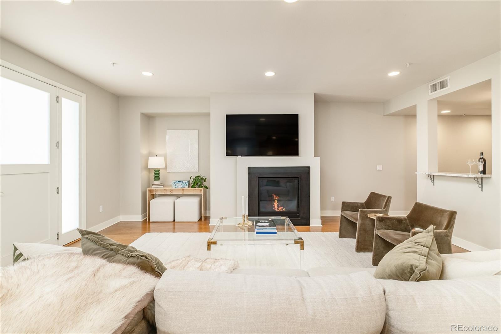 MLS Image #12 for 360 s lafayette street,denver, Colorado