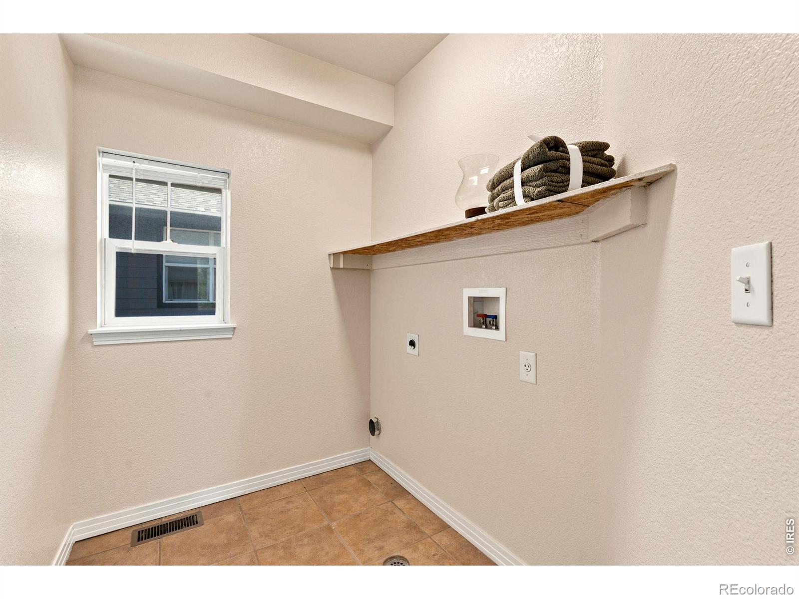 MLS Image #11 for 2104  18th avenue,longmont, Colorado