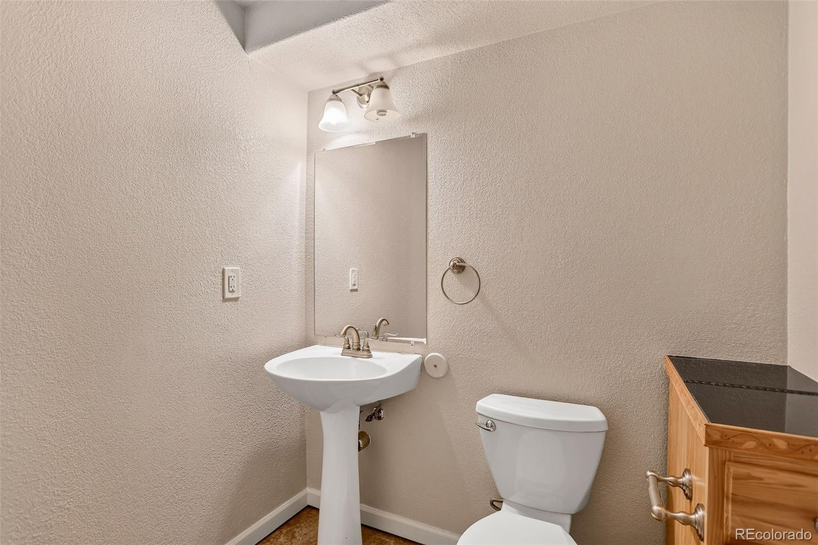 MLS Image #38 for 4356 s iris court,littleton, Colorado