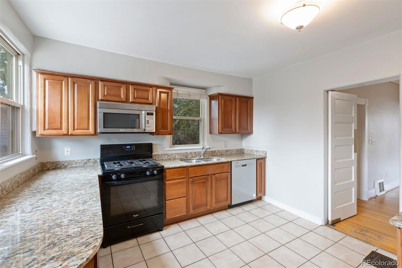 MLS Image #18 for 2309 n nevada avenue,colorado springs, Colorado