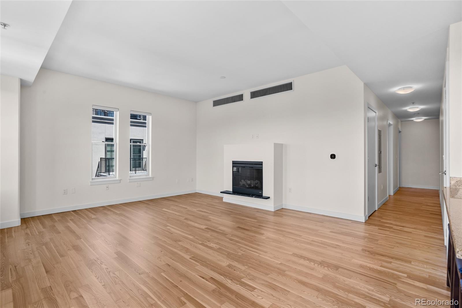 MLS Image #15 for 410  acoma street,denver, Colorado