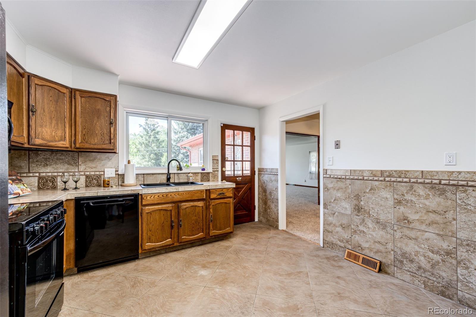 MLS Image #20 for 3344 w wagon trail drive,englewood, Colorado