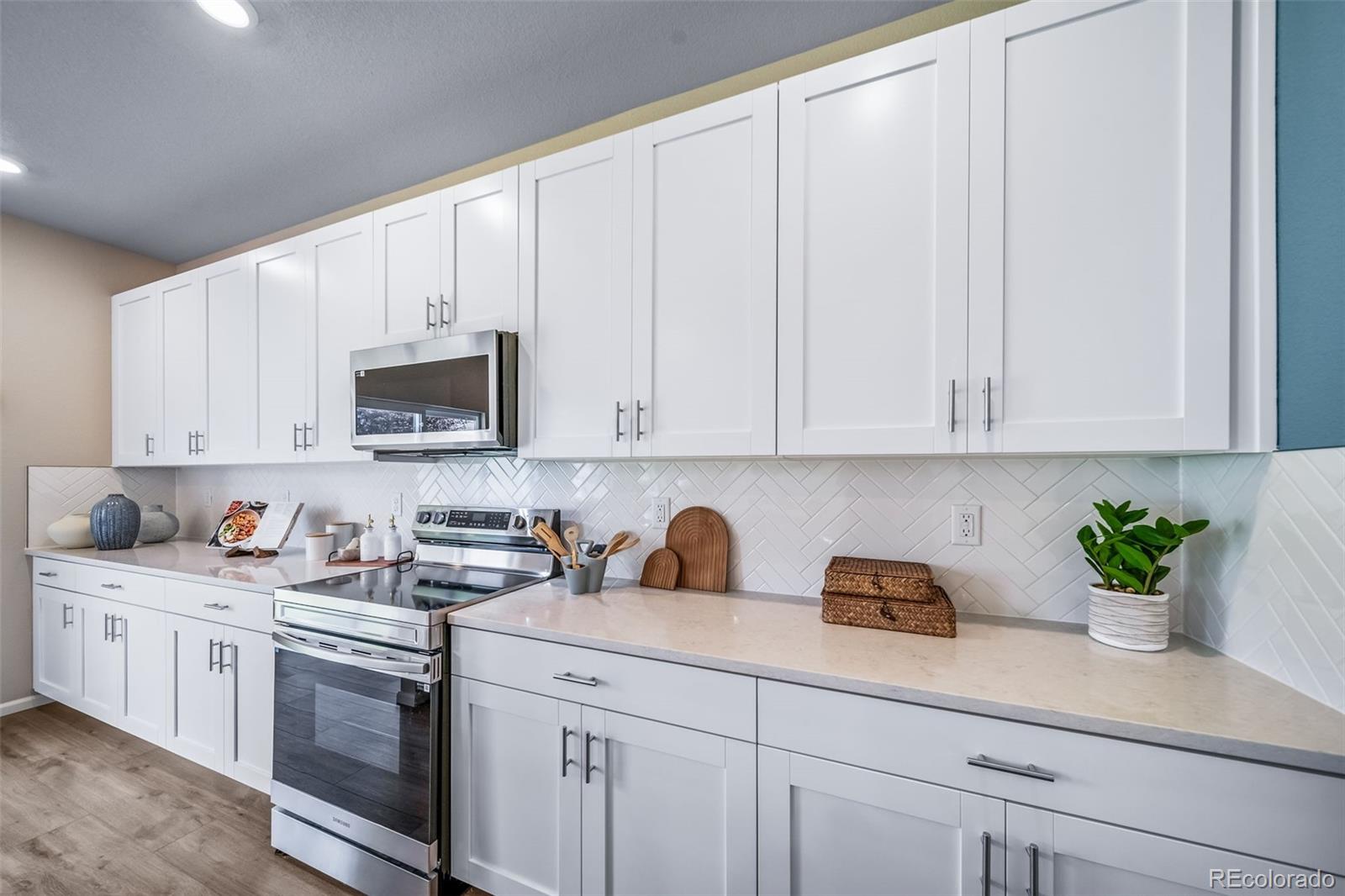 MLS Image #3 for 3674  crestwood lane,johnstown, Colorado