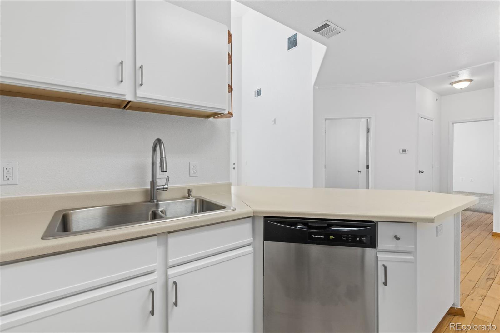MLS Image #6 for 18930 e warren circle,aurora, Colorado